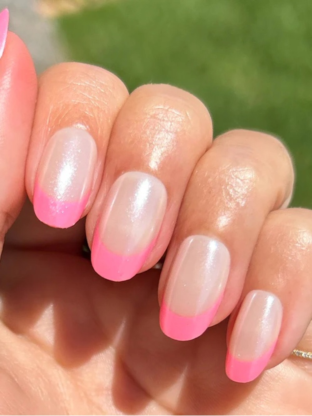 Olive & June Press-On Nails The Instant Mani Pink Chrome French